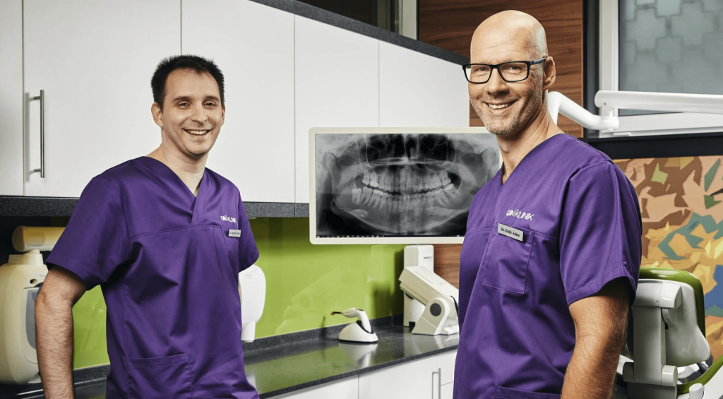 A fogszabályozás története az ókorra nyúlik vissza, a technológia fejlődése új utakat nyit meg előtte.